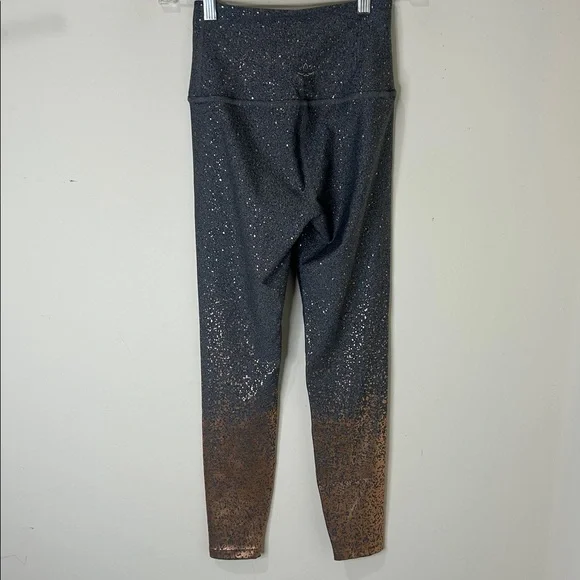 Beyond Yoga Alloy Ombre Shimmer Speckled Leggings in Grey/Rose Gold Size S - Picture 4 of 13